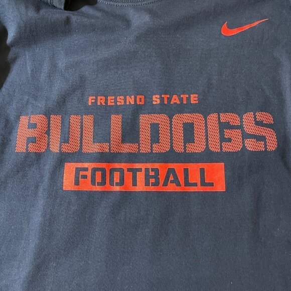 NWT Nike Fresno State Bulldogs Football Short Sleeve Crewneck T-Shirt Navy Red L - Picture 4 of 5